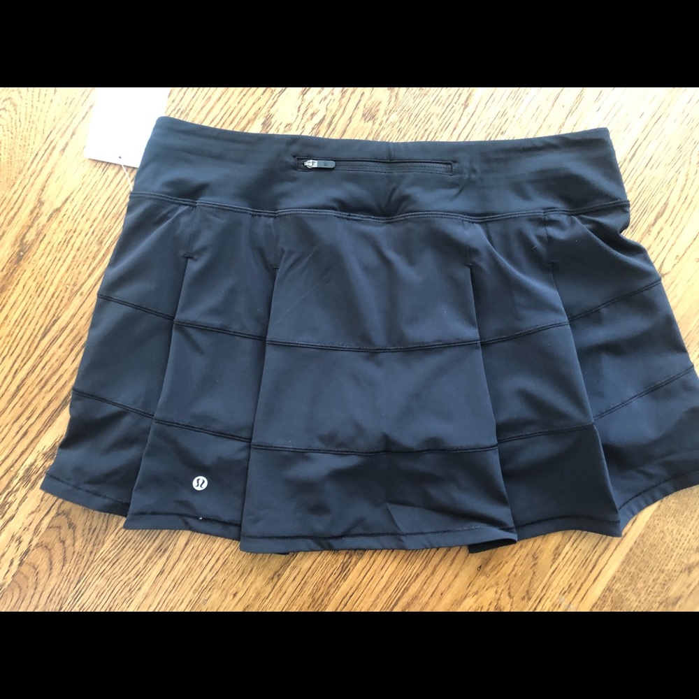 Lululemon black tennis skirt size 10 NWT